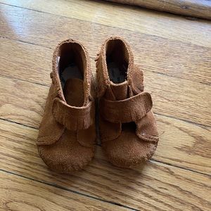 Kids sz 4 Minnetonka’s